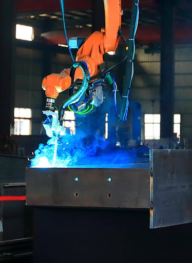 ỨNG DỤNG ROBOT HÀN TRONG DÂY CHUYỀN SẢN XUẤT