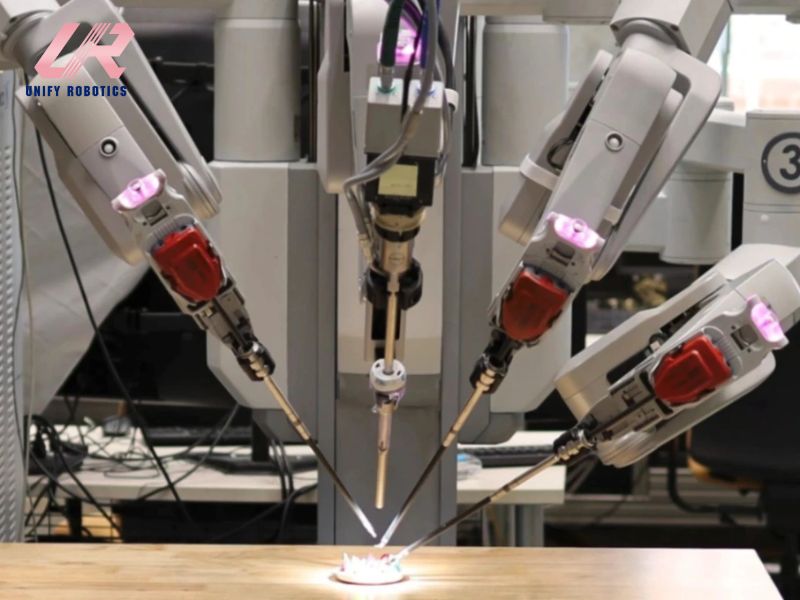 Robot xuất hiện hàng càng nhiều trong các nhà máy lớn